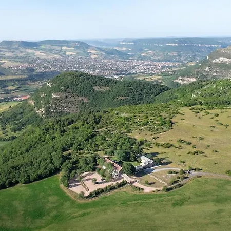 Face Au Viaduc De Millau - Et Piscine 公寓 *