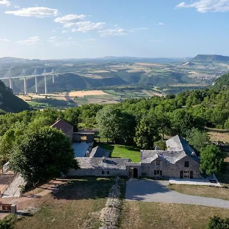 Face Au Viaduc De Millau - Et Piscine 公寓 *